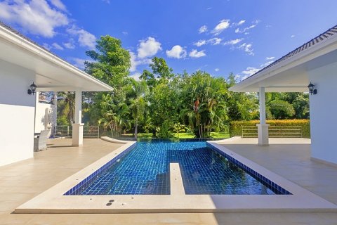Chalet de 3 dormitorios en Hua Hin, Tailandia № 168642 - foto 6