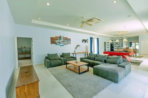 Chalet de 3 dormitorios en Hua Hin, Tailandia № 168642 - foto 13