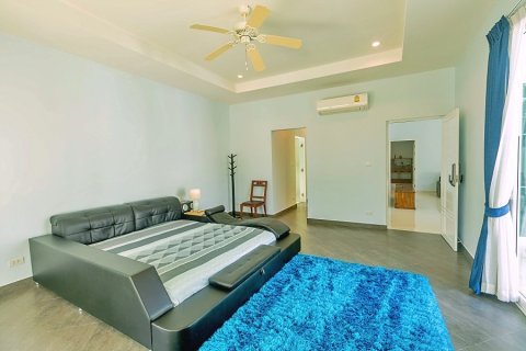 Chalet de 3 dormitorios en Hua Hin, Tailandia № 168642 - foto 25