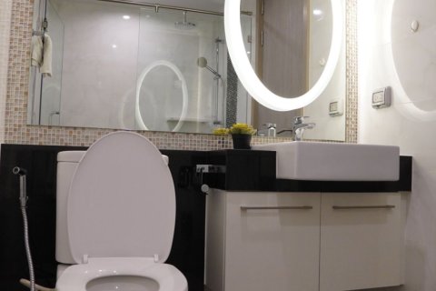 Estudio en el condominio en Watthana, Bangkok, Tailandia № 153208 - foto 19