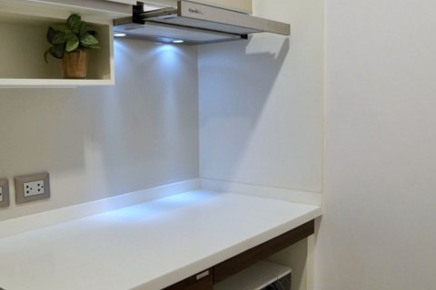Estudio en el condominio en Watthana, Bangkok, Tailandia № 153208 - foto 9