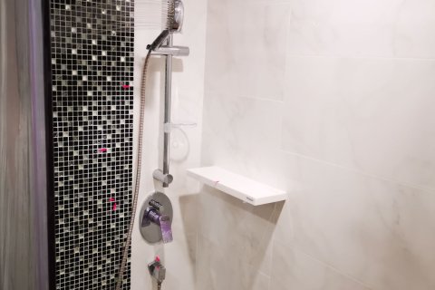 Estudio en el condominio en Watthana, Bangkok, Tailandia № 153208 - foto 13
