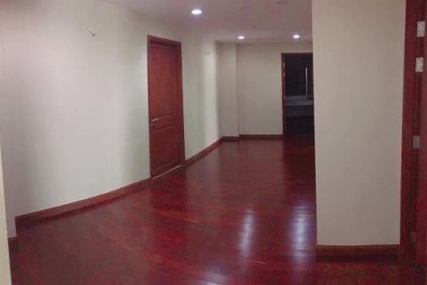 Ático de 4 dormitorios en Pathum Wan, Bangkok, Tailandia № 133891 - foto 4