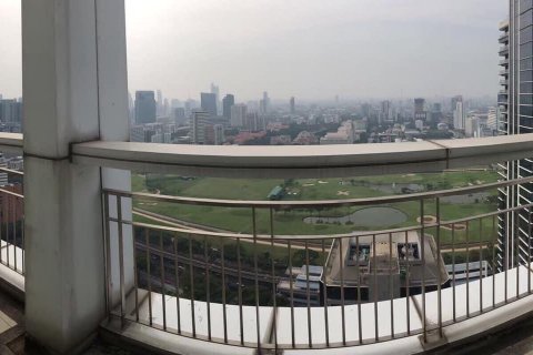 Ático de 4 dormitorios en Pathum Wan, Bangkok, Tailandia № 133891 - foto 10