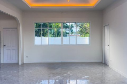 Chalet de 3 dormitorios en Hua Hin, Tailandia № 222508 - foto 9