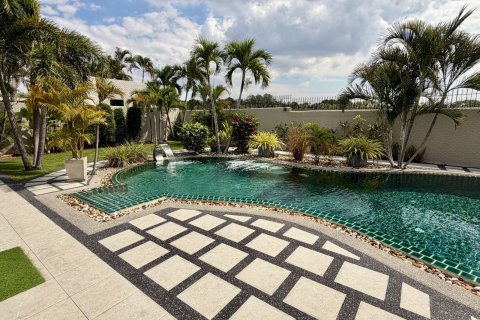 House in Pattaya, Thailand 3 bedrooms № 166995