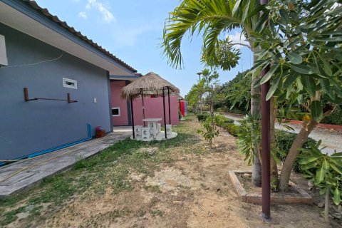 Local comercial en Chon Buri, Tailandia № 166996 - foto 9