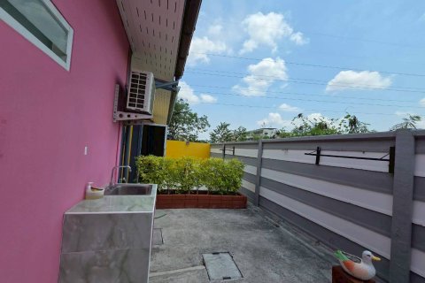 Local comercial en Chon Buri, Tailandia № 166996 - foto 17