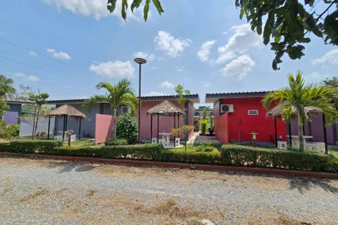 Local comercial en Chon Buri, Tailandia № 166996 - foto 7