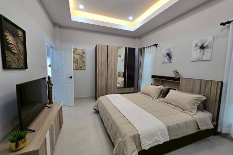 Casa de 3 dormitorios en Pattaya, Tailandia № 166999 - foto 30