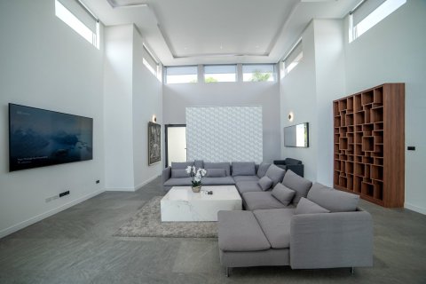 Casa de 6 dormitorios en Pattaya, Tailandia № 166994 - foto 14