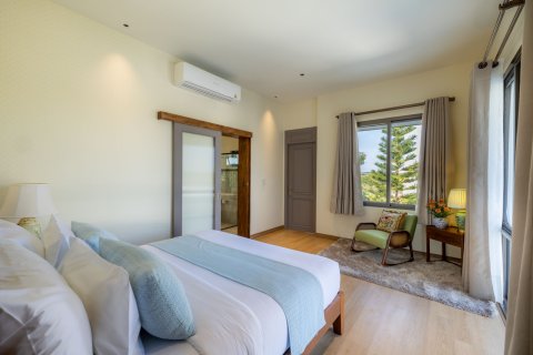 Chalet de 5 dormitorios en Saraphi, Tailandia № 163313 - foto 4