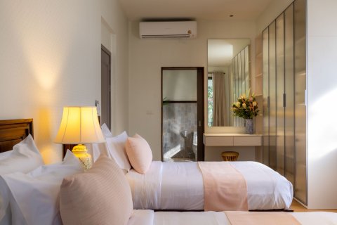 Chalet de 5 dormitorios en Saraphi, Tailandia № 163313 - foto 14