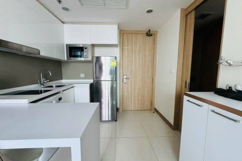 Apartamento de 2 habitaciones en Pattaya, Tailandia № 233635 - foto 4
