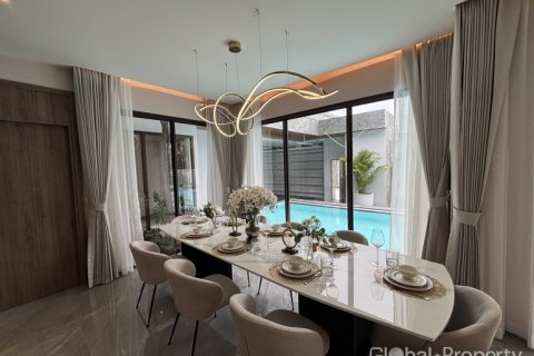 Casa de 4 dormitorios en Pattaya, Tailandia № 146582 - foto 7