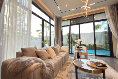 Casa de 4 dormitorios en Pattaya, Tailandia № 146580 - foto 7