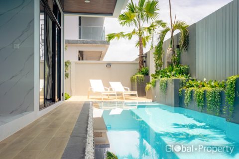 Casa de 4 dormitorios en Pattaya, Tailandia № 146580 - foto 17