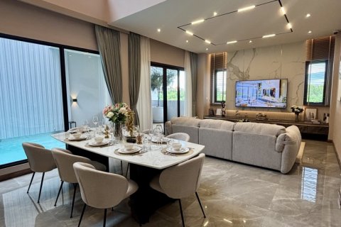 Casa de 4 dormitorios en Pattaya, Tailandia № 146581 - foto 8