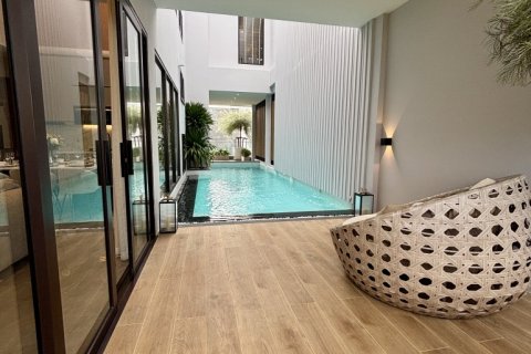 Casa de 4 dormitorios en Pattaya, Tailandia № 146581 - foto 7