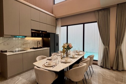 Casa de 4 dormitorios en Pattaya, Tailandia № 146581 - foto 9