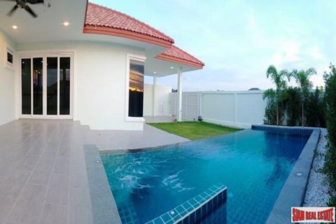 Chalet de 3 dormitorios en Hua Hin, Tailandia № 194139 - foto 4
