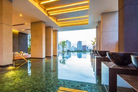 Ático de 2 dormitorios en Bangkok, Tailandia № 180932 - foto 26