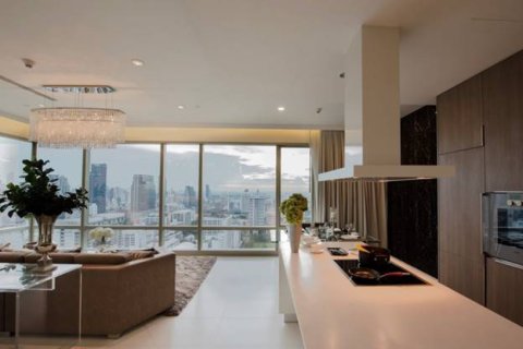 Ático de 2 dormitorios en Bangkok, Tailandia № 180932 - foto 3