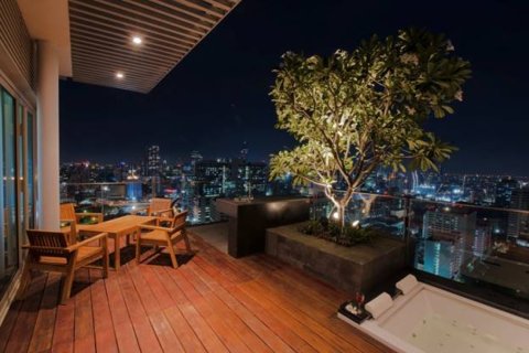 Ático de 2 dormitorios en Bangkok, Tailandia № 180932 - foto 21