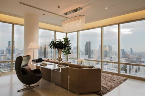 Ático de 2 dormitorios en Bangkok, Tailandia № 180932 - foto 2