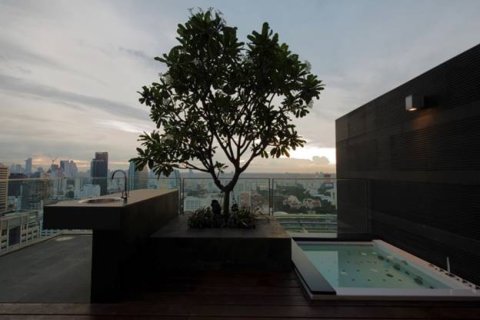 Ático de 2 dormitorios en Bangkok, Tailandia № 180932 - foto 19
