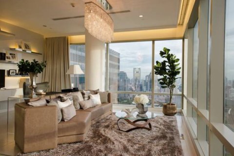 Ático de 2 dormitorios en Bangkok, Tailandia № 180932 - foto 5