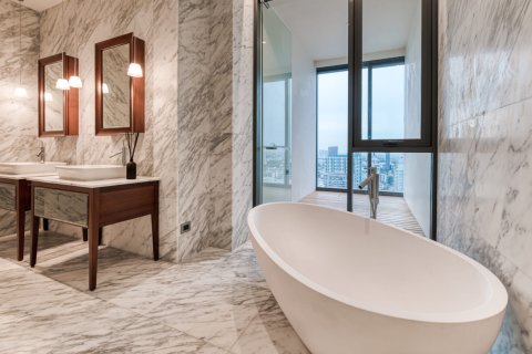 Condominio de 3 dormitorios en Bangkok, Tailandia № 180931 - foto 10