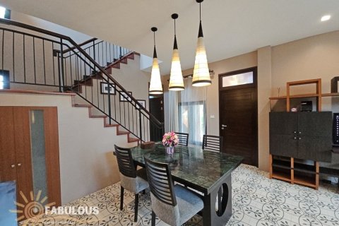 Chalet de 8 dormitorios en Chalong, Tailandia № 179464 - foto 7
