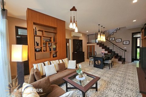 Chalet de 8 dormitorios en Chalong, Tailandia № 179464 - foto 4