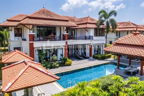 Casa de 4 dormitorios en Phuket, Tailandia № 146657 - foto 3