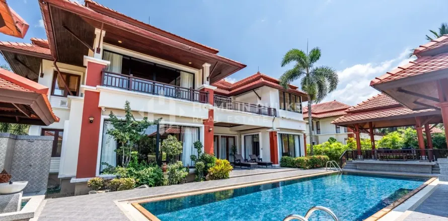 Casa de 4 dormitorios en Phuket, Tailandia № 146657