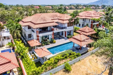 Casa de 4 dormitorios en Phuket, Tailandia № 146657 - foto 23