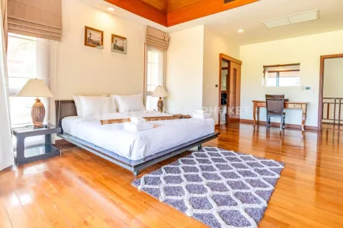 Casa de 4 dormitorios en Phuket, Tailandia № 146657 - foto 15
