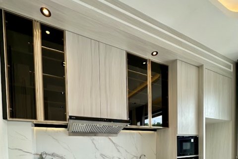 Chalet de 4 dormitorios en Pattaya, Tailandia № 203489 - foto 12