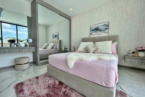 Chalet de 3 dormitorios en Pattaya, Tailandia № 203488 - foto 14