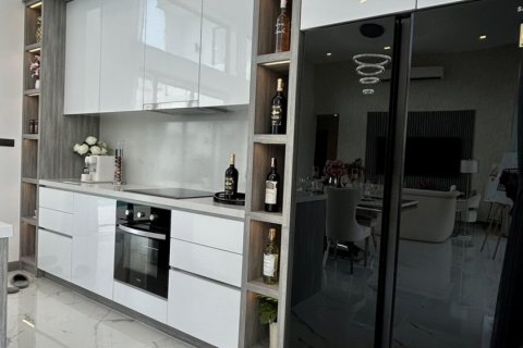 Chalet de 3 dormitorios en Pattaya, Tailandia № 203488 - foto 9