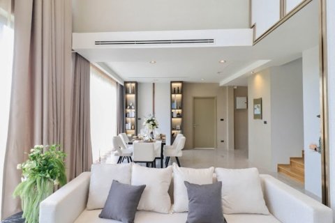 Chalet de 4 dormitorios en Pattaya, Tailandia № 203485 - foto 7