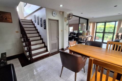 Casa de 5 dormitorios en Chatuchak, Bangkok, Tailandia № 134635 - foto 5