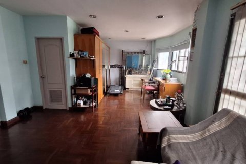 Casa de 5 dormitorios en Chatuchak, Bangkok, Tailandia № 134635 - foto 4