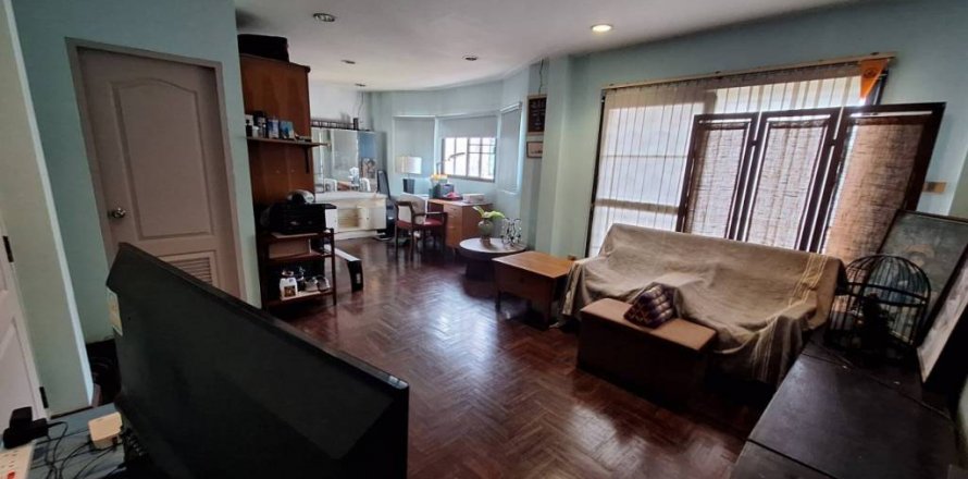 Casa de 5 dormitorios en Chatuchak, Bangkok, Tailandia № 134635