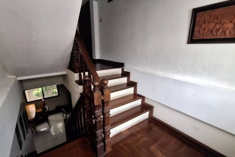 Casa de 5 dormitorios en Chatuchak, Bangkok, Tailandia № 134635 - foto 6