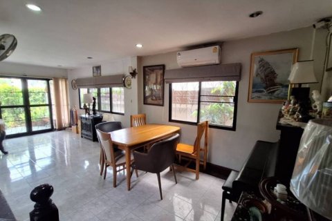 Casa de 5 dormitorios en Chatuchak, Bangkok, Tailandia № 134635 - foto 10