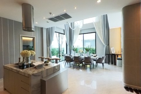 Chalet de 3 dormitorios en Lat Phrao, Bangkok, Tailandia № 165419 - foto 4