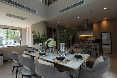 Chalet de 3 dormitorios en Lat Phrao, Bangkok, Tailandia № 165419 - foto 6
