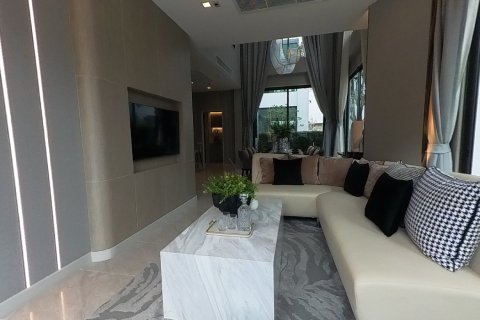 Chalet de 3 dormitorios en Lat Phrao, Bangkok, Tailandia № 165419 - foto 3